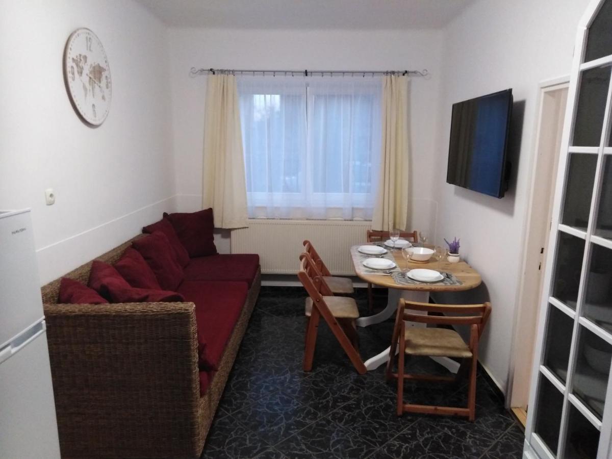 Arinza Apartman Vendeghaz Мезйокйовешд Екстер'єр фото