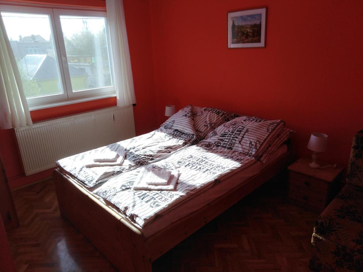 Arinza Apartman Vendeghaz Мезйокйовешд Екстер'єр фото