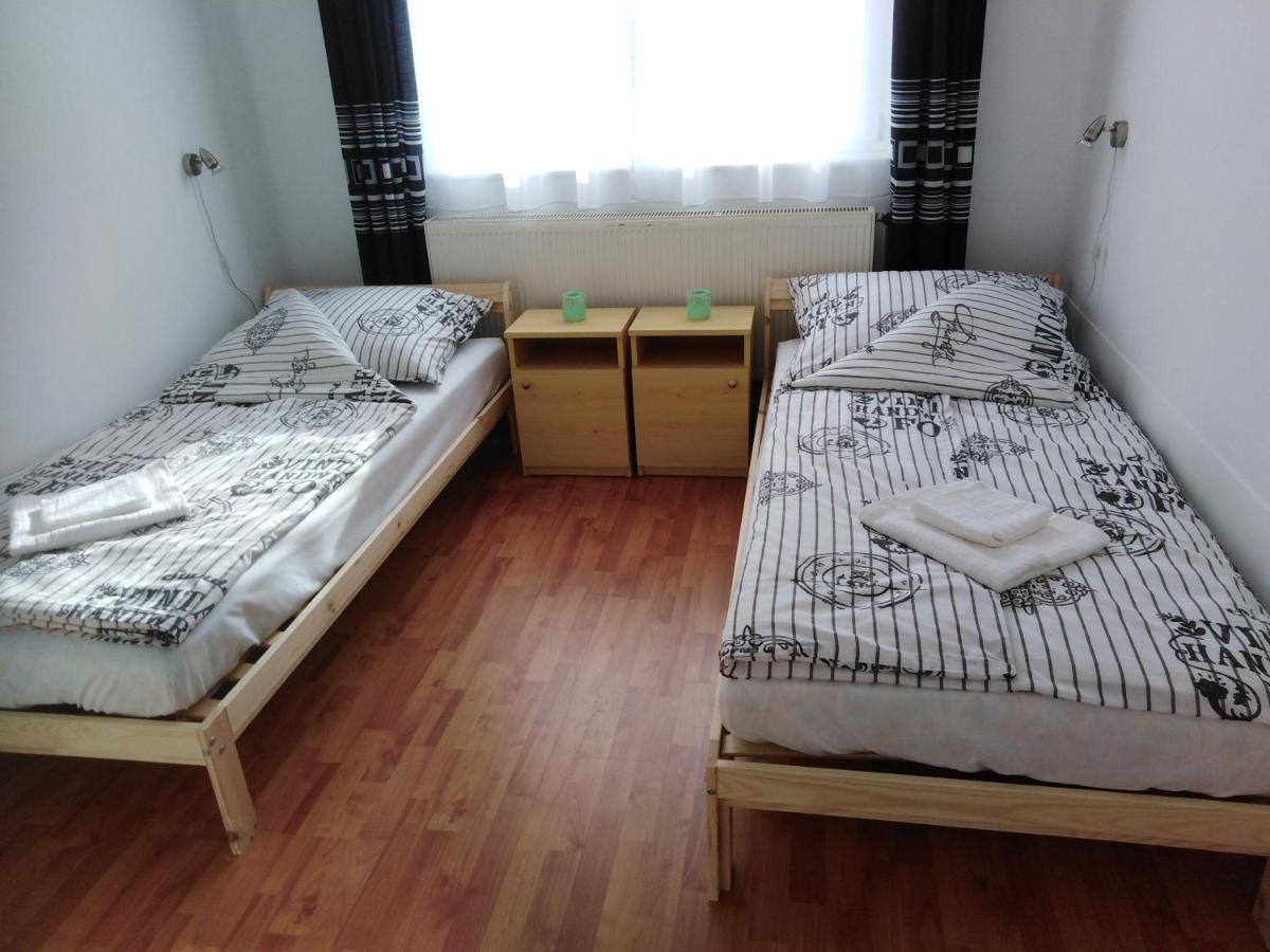 Arinza Apartman Vendeghaz Мезйокйовешд Екстер'єр фото