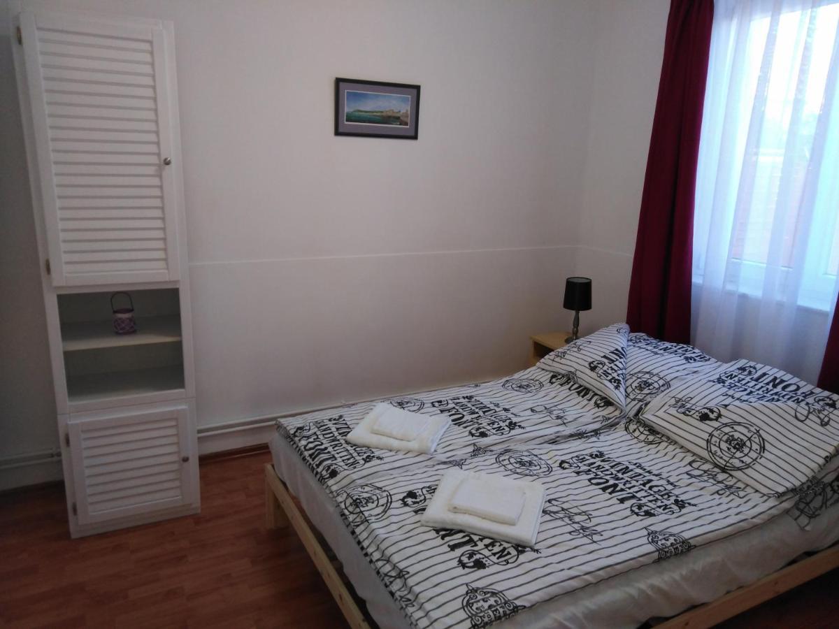 Arinza Apartman Vendeghaz Мезйокйовешд Екстер'єр фото