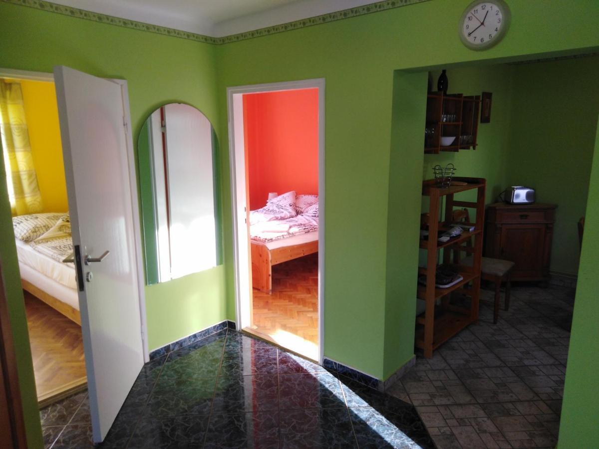 Arinza Apartman Vendeghaz Мезйокйовешд Екстер'єр фото