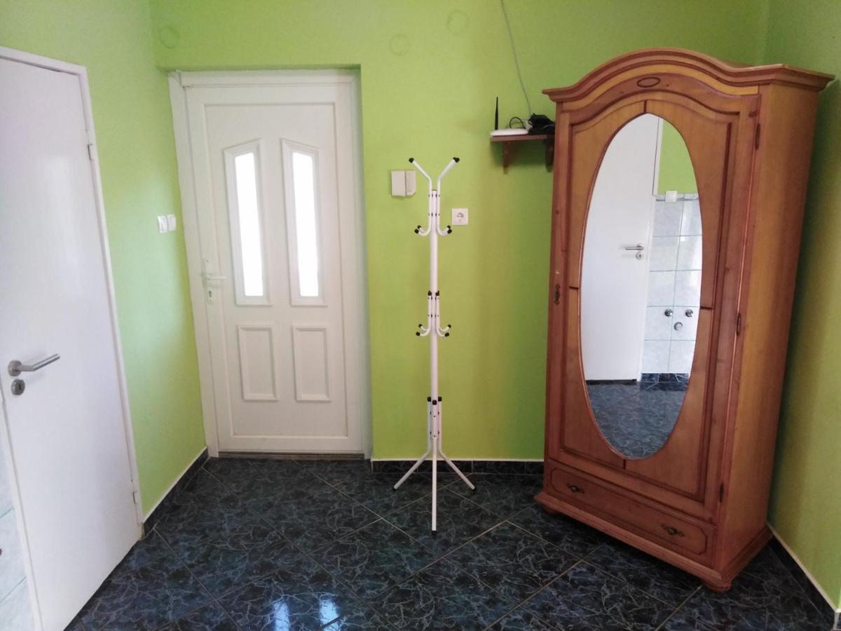 Arinza Apartman Vendeghaz Мезйокйовешд Екстер'єр фото