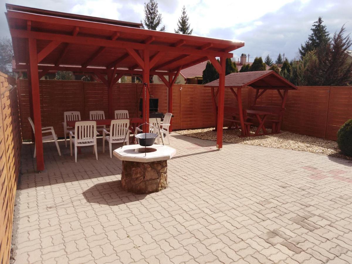 Arinza Apartman Vendeghaz Мезйокйовешд Екстер'єр фото