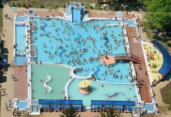 Arinza Apartman Vendeghaz Мезйокйовешд Екстер'єр фото