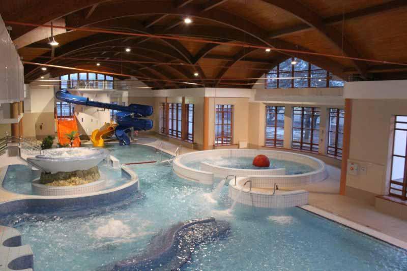 Arinza Apartman Vendeghaz Мезйокйовешд Екстер'єр фото