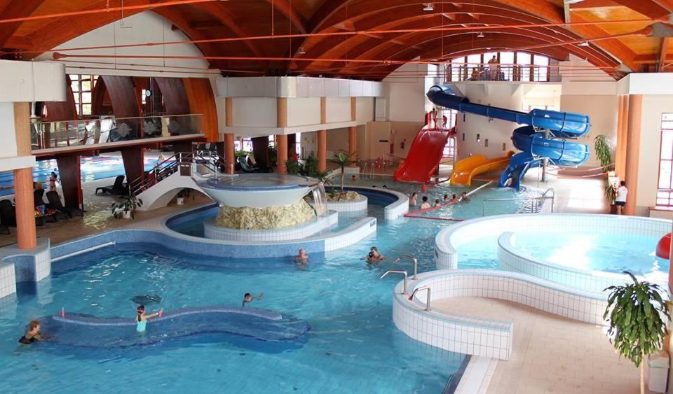 Arinza Apartman Vendeghaz Мезйокйовешд Екстер'єр фото